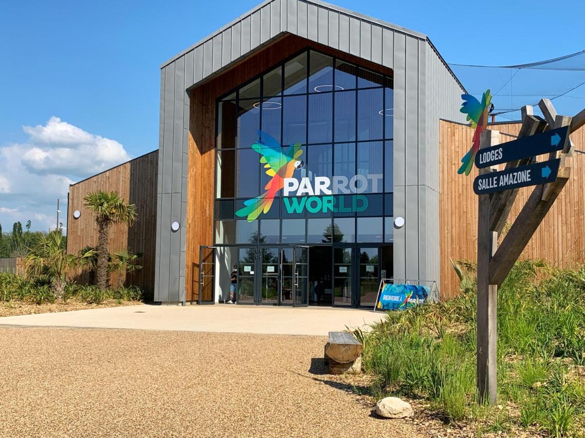 Parrot World - Les Lodges Crecy-la-Chapelle ภายนอก รูปภาพ